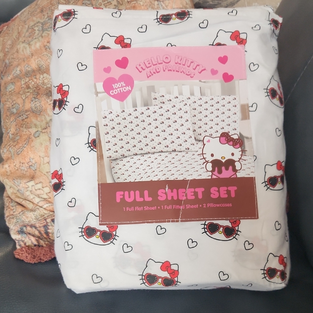 4 piece Sanrio Hello Kitty & Friends Heart Full Sheet Set
